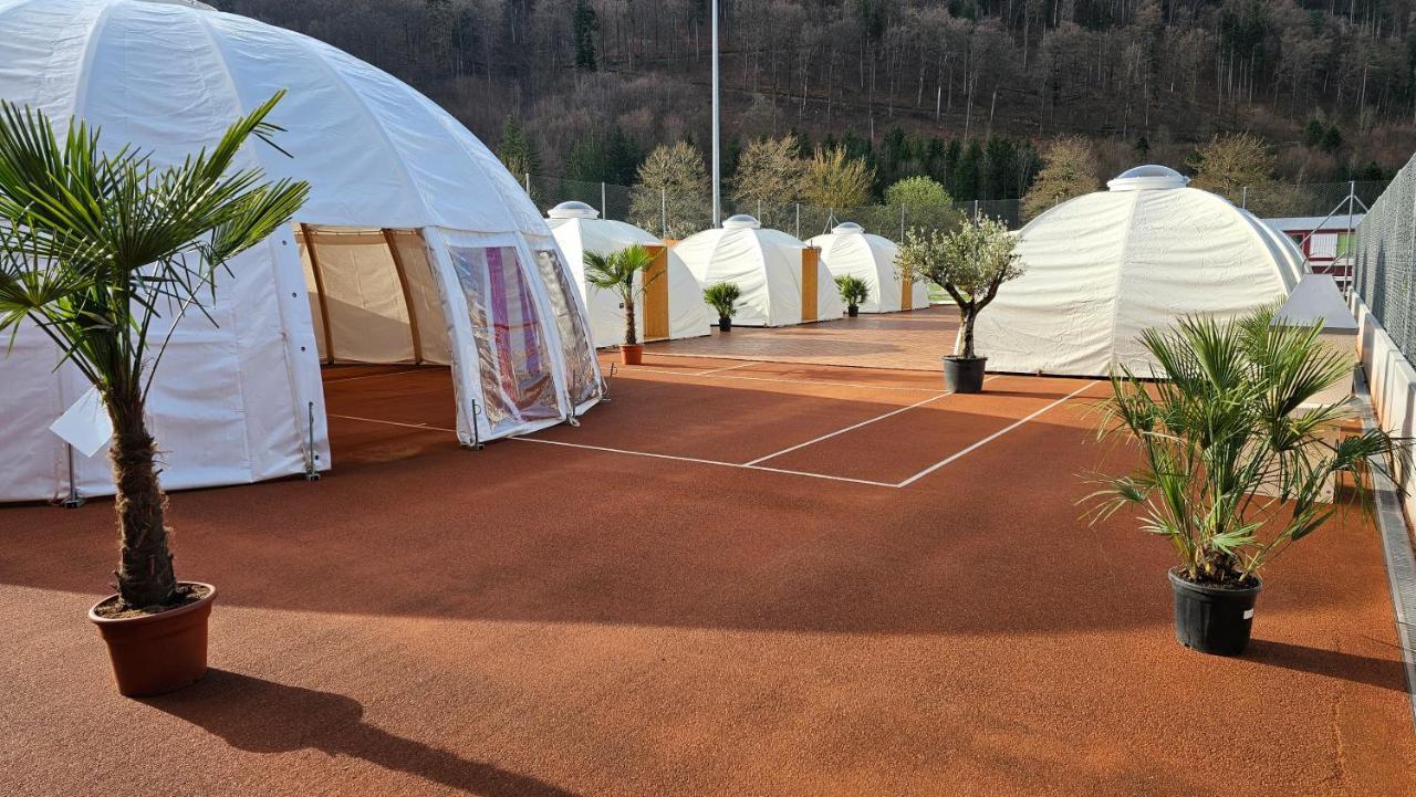 Fitnexx Zelt-Dorf Hotel Balsthal Buitenkant foto