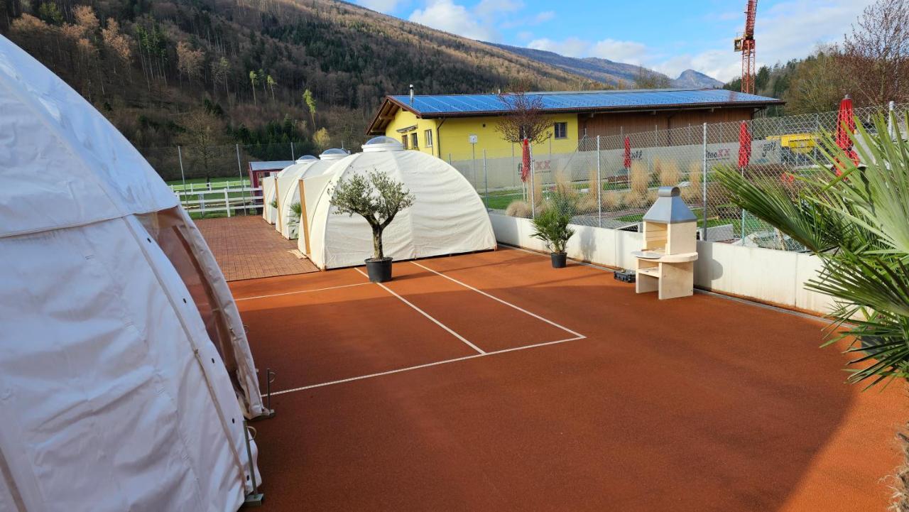 Fitnexx Zelt-Dorf Hotel Balsthal Buitenkant foto